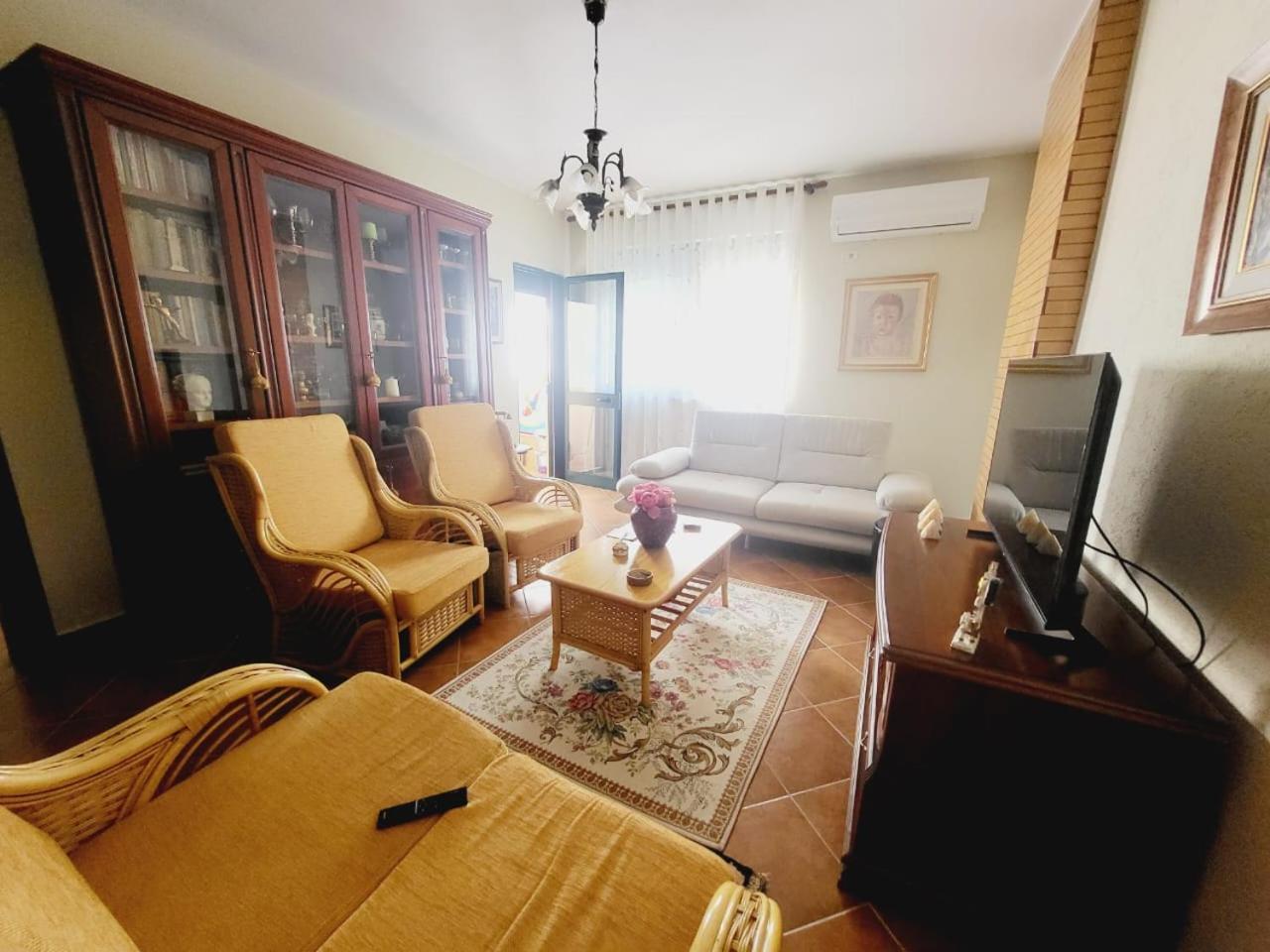Cosy Flat Steps From The Sea Апартаменты Дуррес